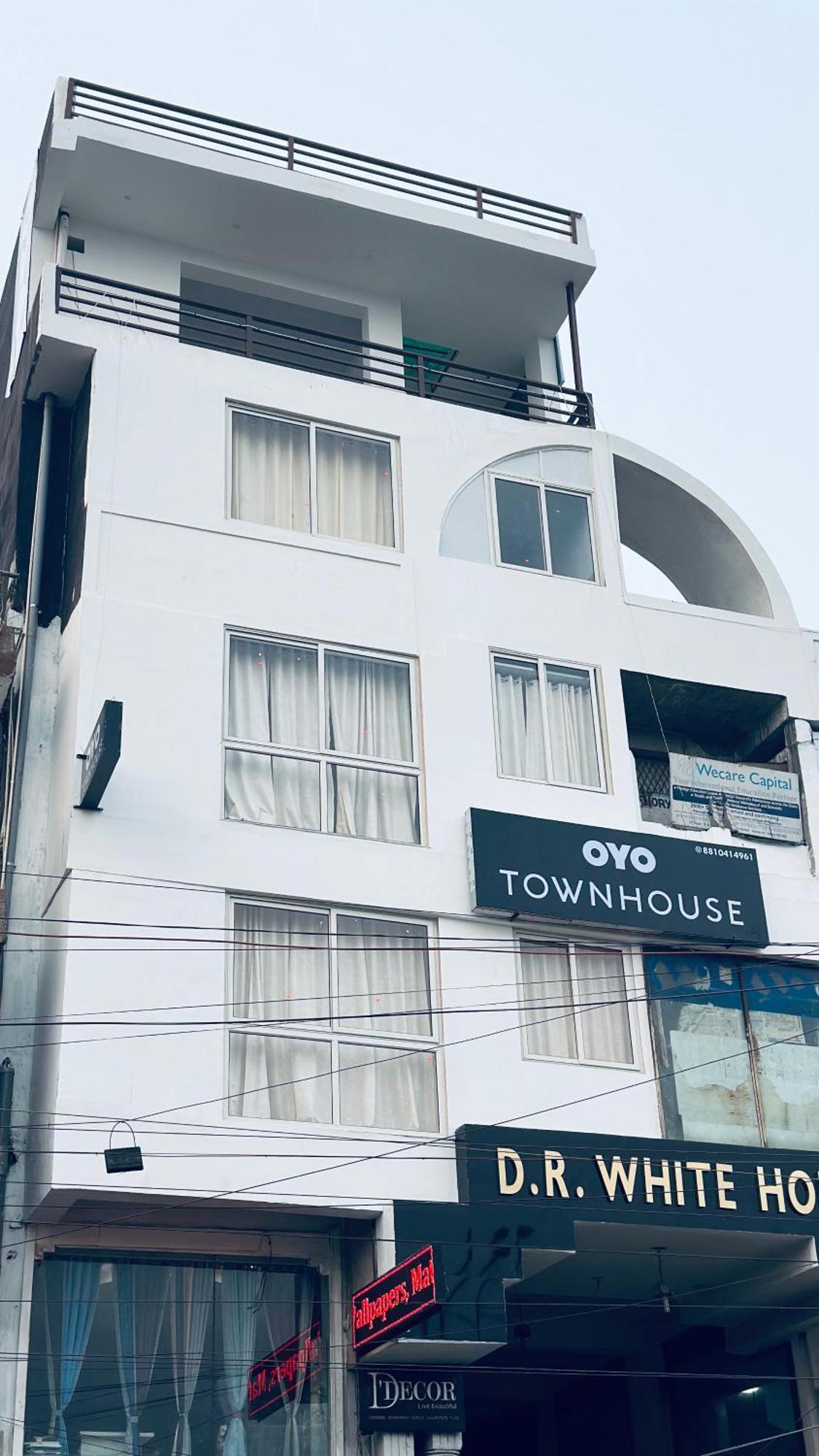Hotel Relax In - Noida Sector 18 Ngoại thất bức ảnh