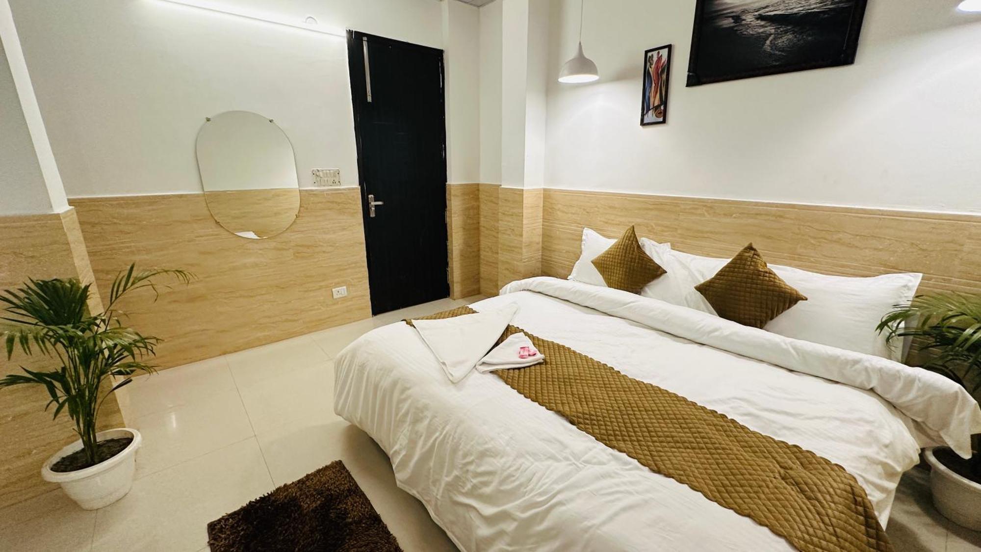 Hotel Relax In - Noida Sector 18 Ngoại thất bức ảnh