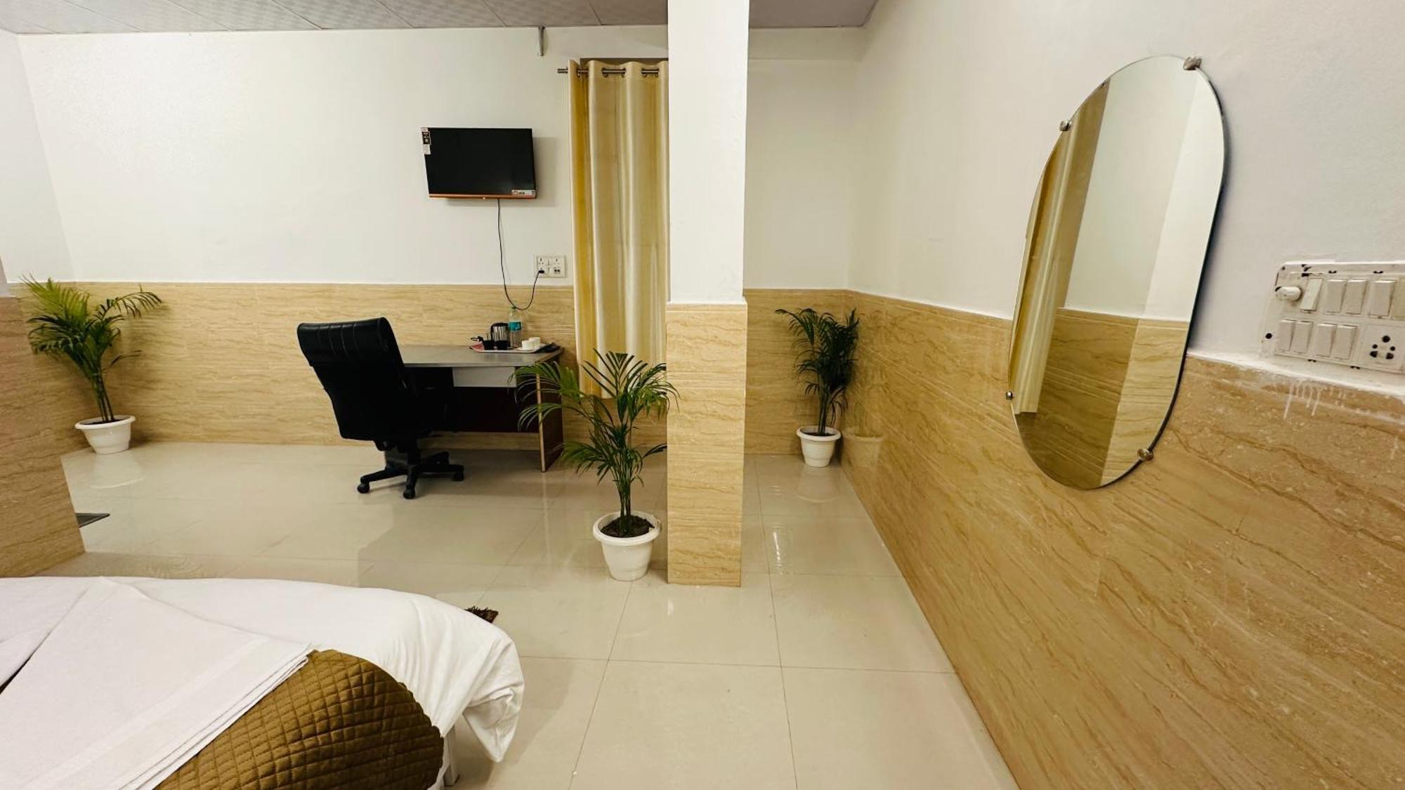 Hotel Relax In - Noida Sector 18 Ngoại thất bức ảnh